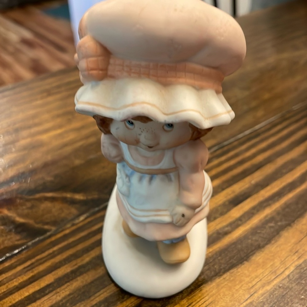 Strawberry Shortcake ceramic figurine.